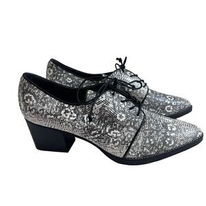 STUART WEITZMAN Animal Print Pointed Toe Chunky Heel Oxford 9.5M Shoes Lace Up